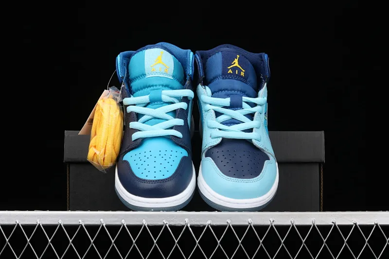 All categories Air Jordan Jordan series basketball shoes Air Jordan 1 Mid Air Jordan 1 Mid GS "FLY Blue" AJ1 Joe 1 Zhongbang "Ice Blue Mandarin Duck Oil Painting" BV7446-400